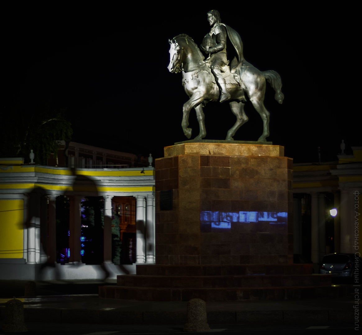 Памятник князю Олегу Рязанскому