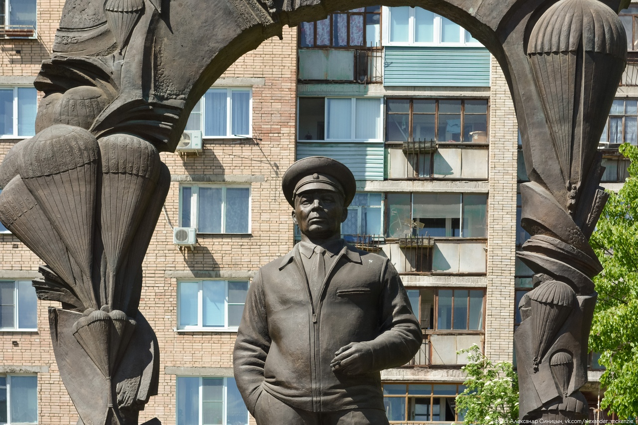 Памятник Маргелову в Рязани